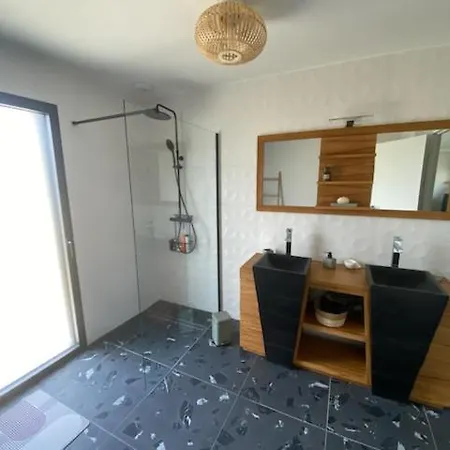 Invitation Bord De A Portbail Nyaraló