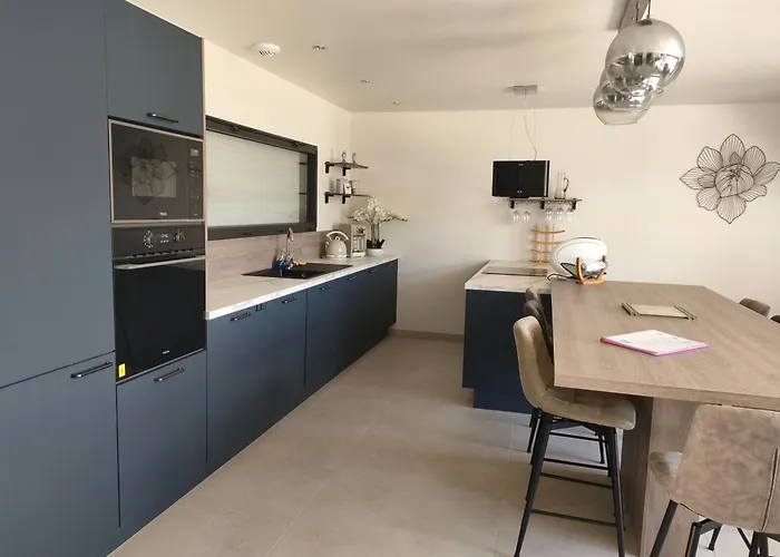 Holiday home Invitation Bord De A Portbail